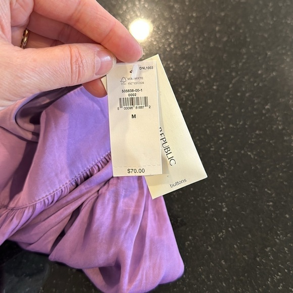 BANANA REPUBLIC FACTORY NWT Purple high neck blouse with button detail size M - Picture 5 of 10